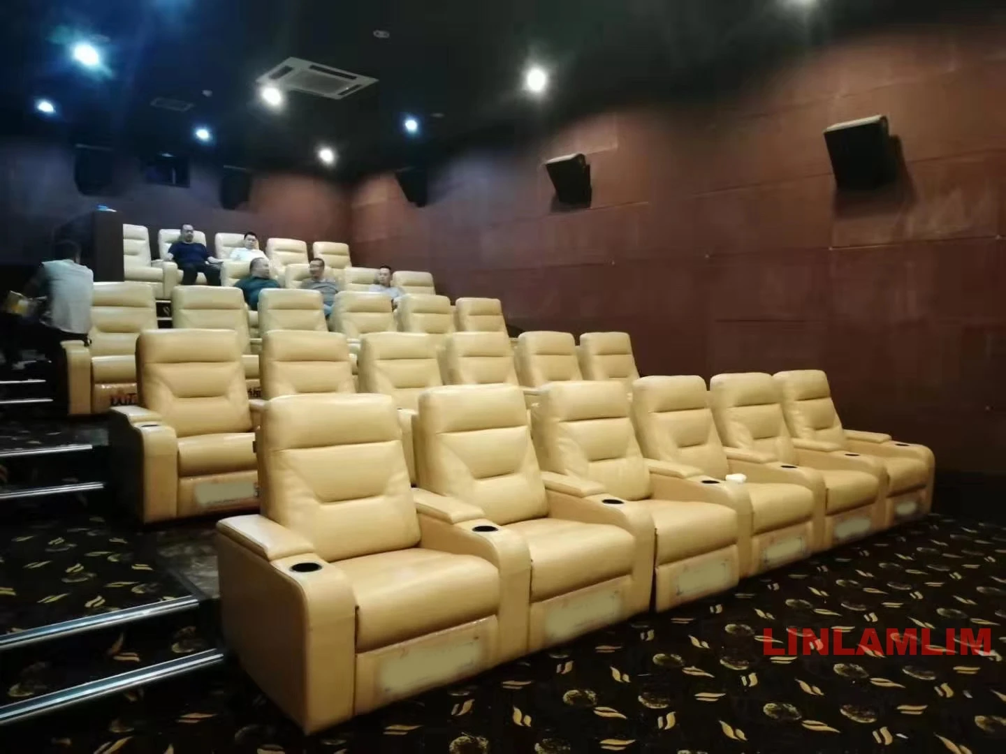 Zestaw sof Linlamlim z prawdzi – Home Cinema Couch recenzja i cena
